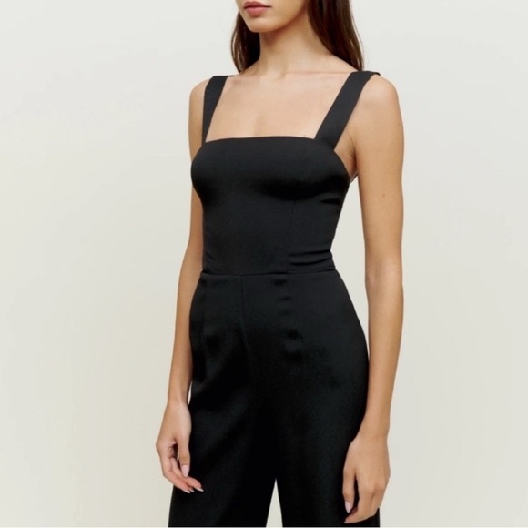 NEW Reformation Alva Jumpsuit in Black
Size Xtra Small - Picture 1 of 16
